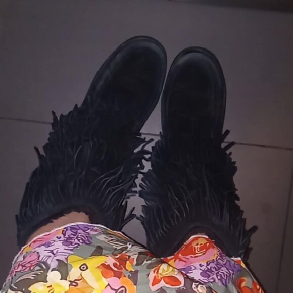 manitobah mukluk fringe boots Authentic indigenous made - Picture 1 of 2
